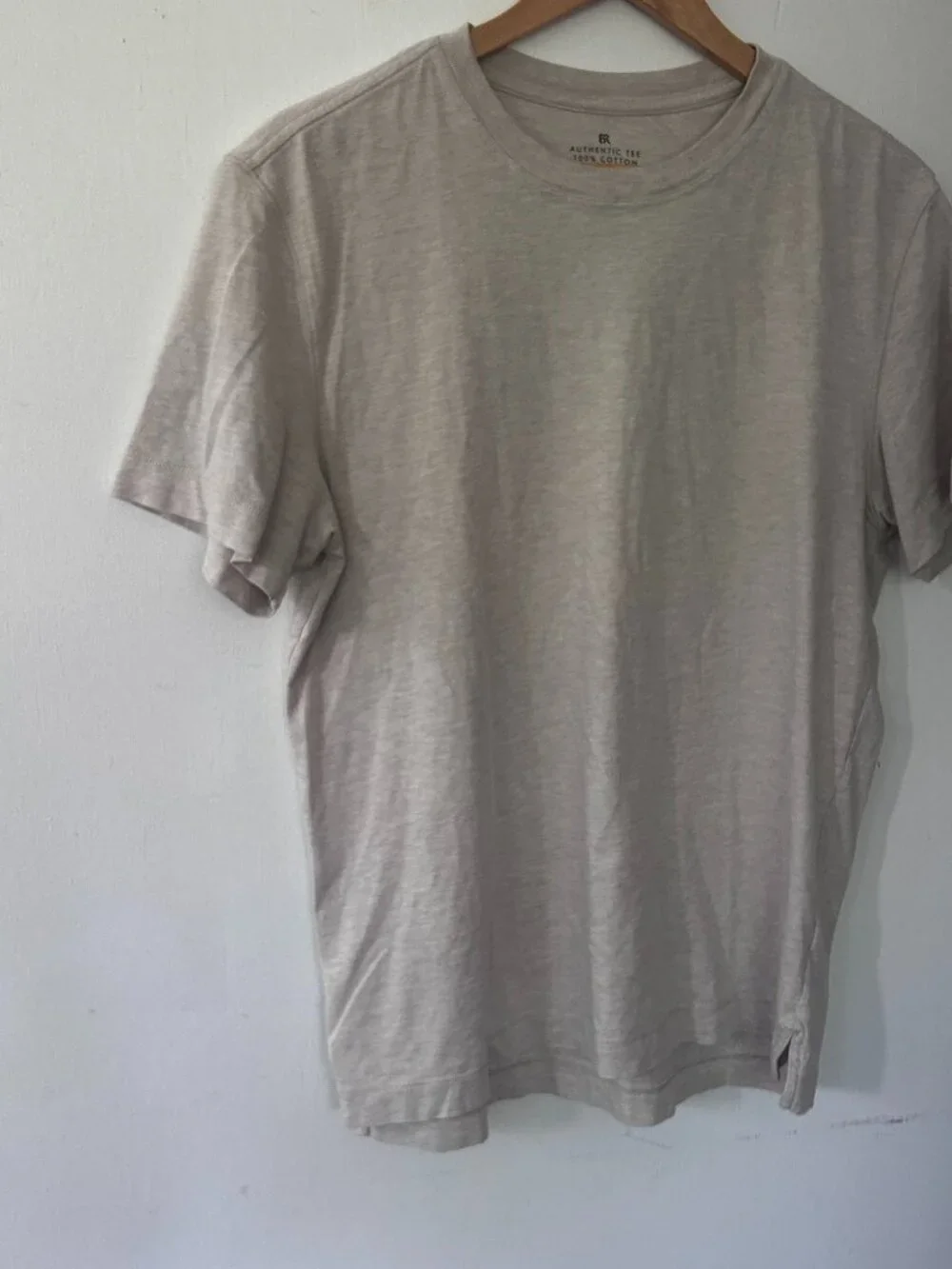 Banana Republic Authentic Tee Medium Beige Gray Short Sleeve Crew Neck Classic